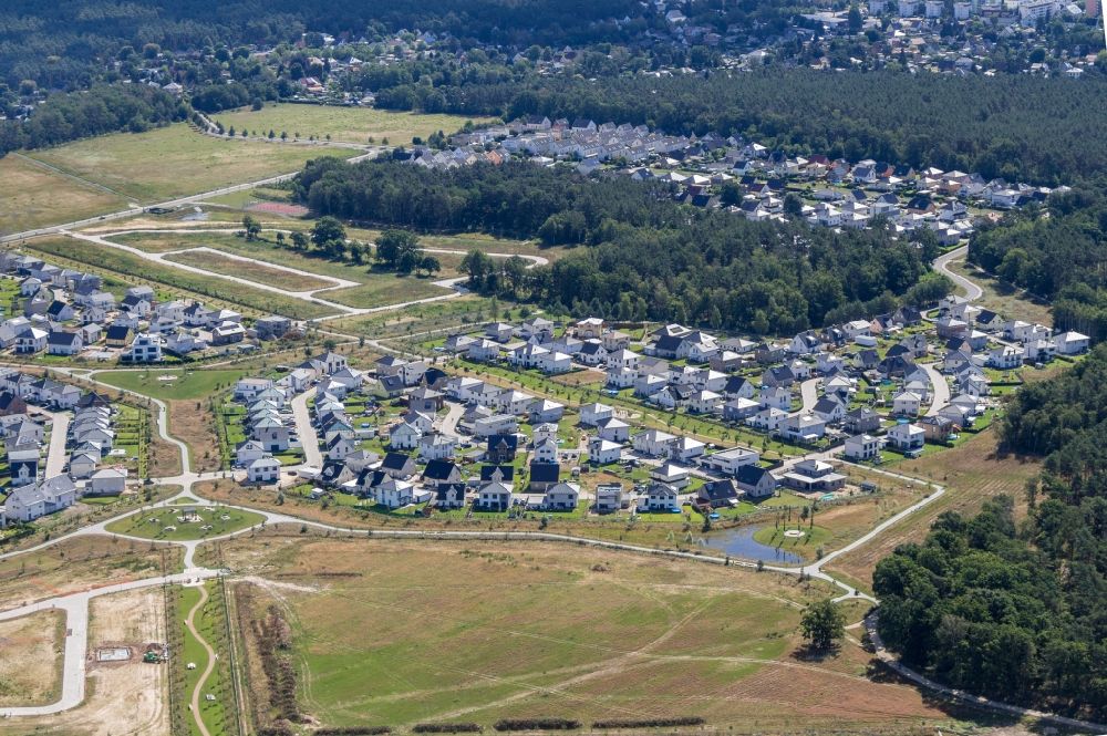 Aerial photograph Ludwigsfelde - Residential area of detached housing estate on Sartrering in district Ludwigsdorf in Ludwigsfelde in the state Brandenburg, Germany