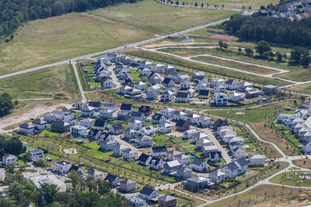 Ludwigsfelde from the bird's eye view: Residential area of detached housing estate on Sartrering in district Ludwigsdorf in Ludwigsfelde in the state Brandenburg, Germany