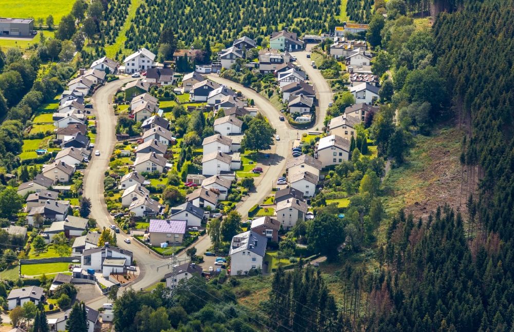 Aerial photograph Olsberg - Single-family residential area of settlement around the Eichenweg and Buchenweg in the district Bigge in Olsberg in the state North Rhine-Westphalia, Germany