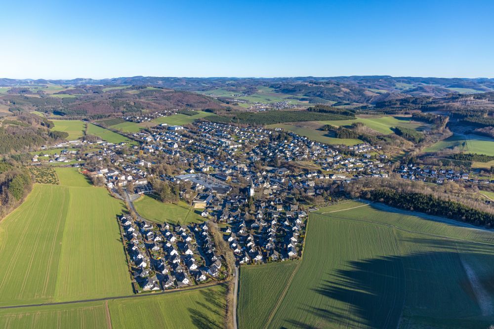 Aerial image Eslohe (Sauerland) - Single-family residential area of settlement on Sankt-Rochus-Weg - Im Westenfeld in Eslohe (Sauerland) in the state North Rhine-Westphalia, Germany