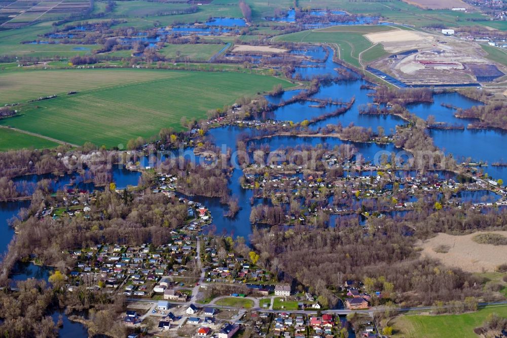 Ketzin from above - Single-family residential area of settlement Schumachersiedlung in Ketzin in the state Brandenburg, Germany