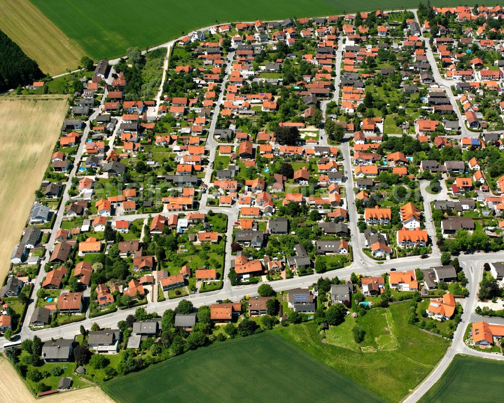 Töging am Inn from the bird's eye view: Single-family residential area of settlement in Töging am Inn in the state Bavaria, Germany