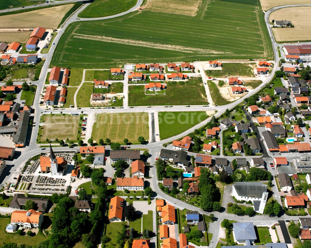 Unterneukirchen from the bird's eye view: Single-family residential area of settlement in Unterneukirchen in the state Bavaria, Germany