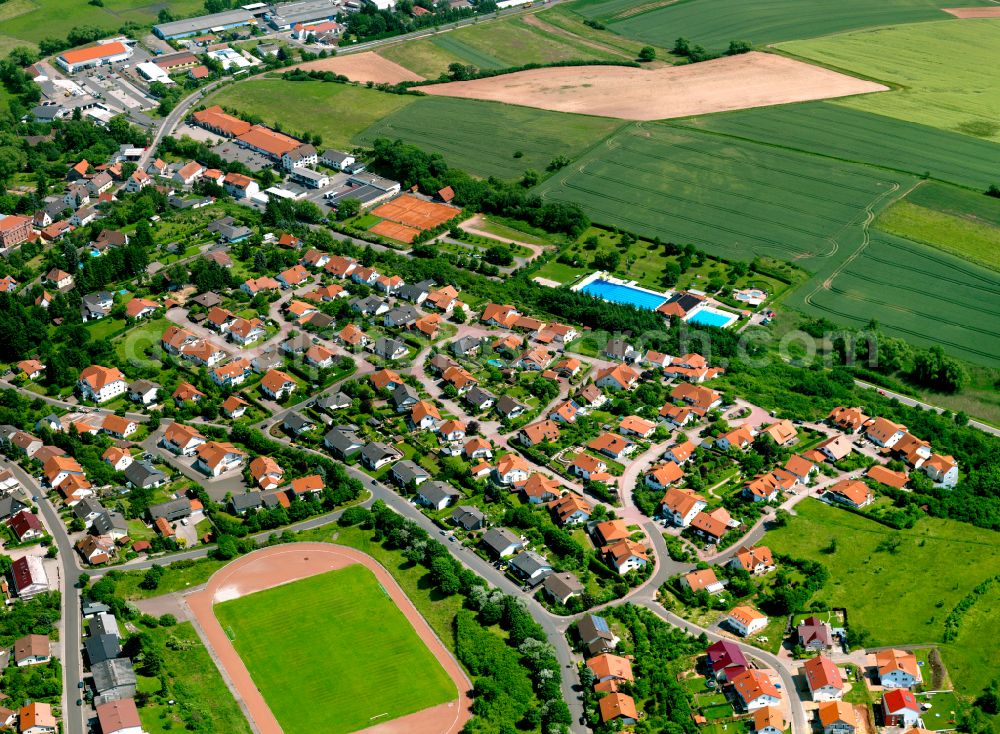 Winnweiler from above - Single-family residential area of settlement in Winnweiler in the state Rhineland-Palatinate, Germany
