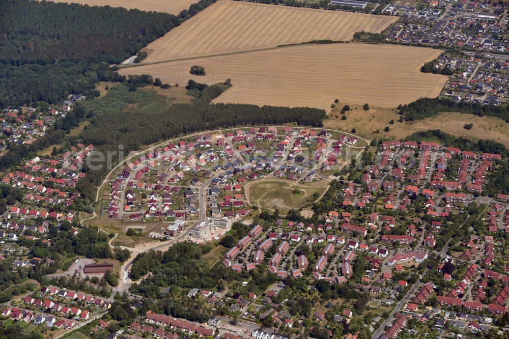 Schwerin from above - Single-family residential area of settlement Wohngebietspark West in Schwerin in the state Mecklenburg - Western Pomerania, Germany