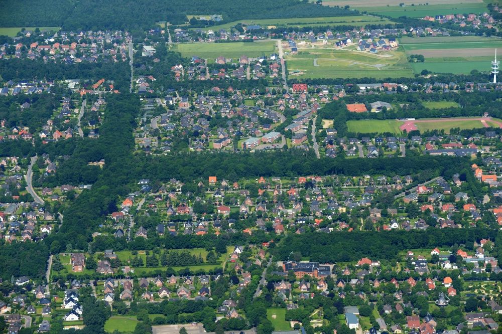 Wyk auf Föhr from above - Single-family residential area of settlement in Wyk auf Foehr in the state Schleswig-Holstein