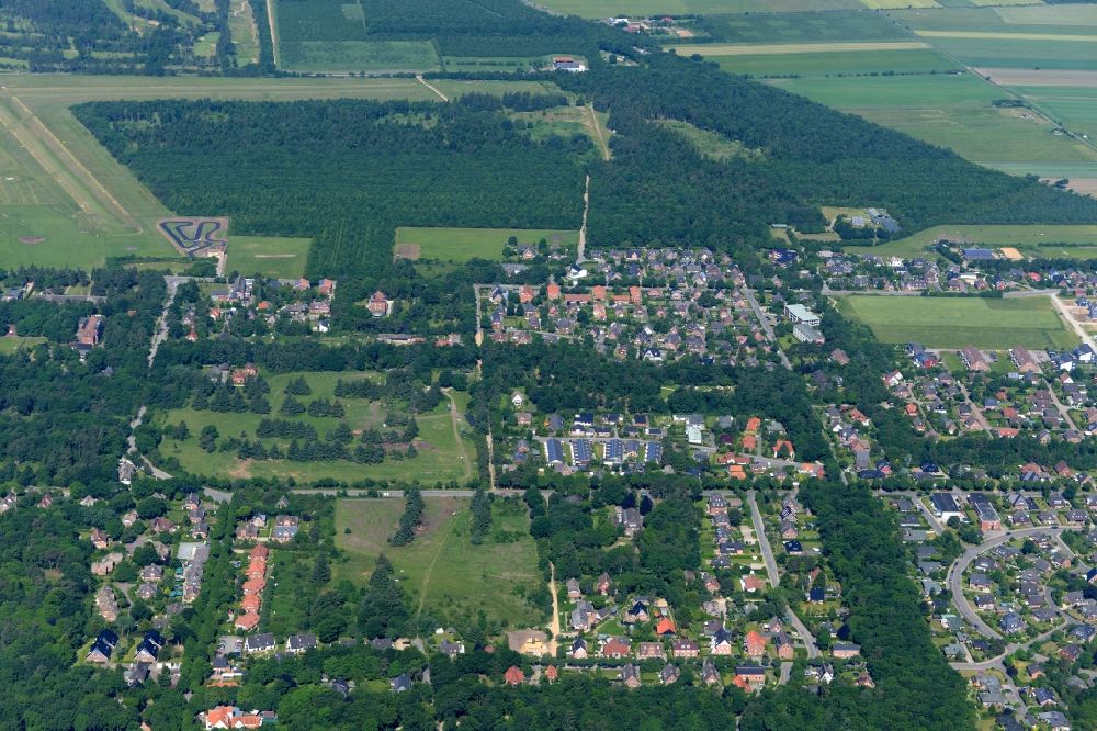 Aerial image Wyk auf Föhr - Single-family residential area of settlement in Wyk auf Foehr in the state Schleswig-Holstein