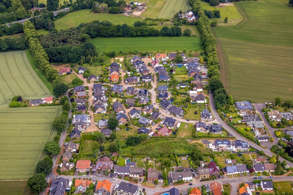 Aerial photograph Haltern am See - Residential areas on the edge of agricultural land in Haltern am See at Ruhrgebiet in the state North Rhine-Westphalia, Germany