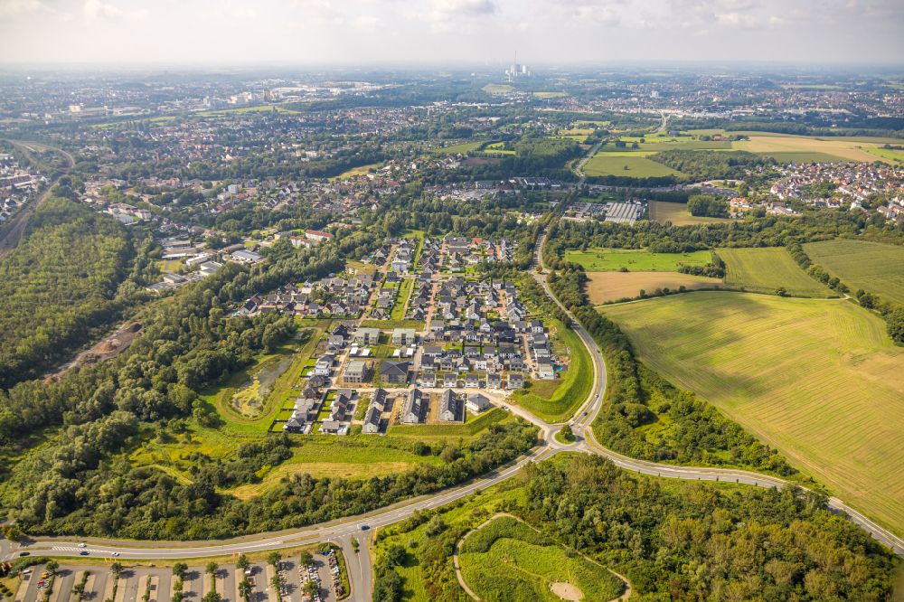 Hamm from above - Residential areas on the edge of agricultural land in the district Heessen in Hamm at Ruhrgebiet in the state North Rhine-Westphalia, Germany