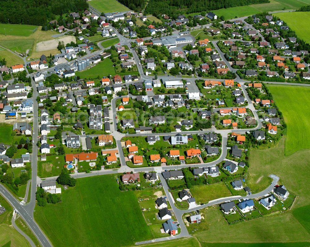 Aerial image Neugattendorf - Residential areas on the edge of agricultural land in Neugattendorf in the state Bavaria, Germany