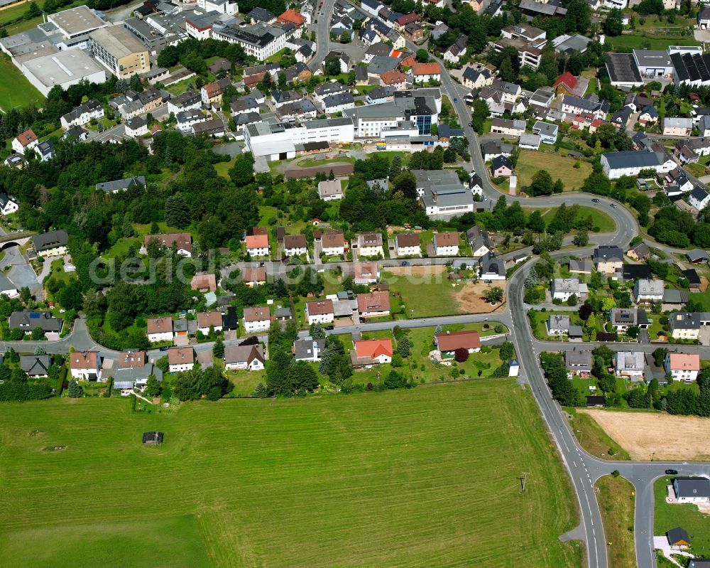 Aerial photograph Selbitz - Residential areas on the edge of agricultural land in Selbitz in the state Bavaria, Germany