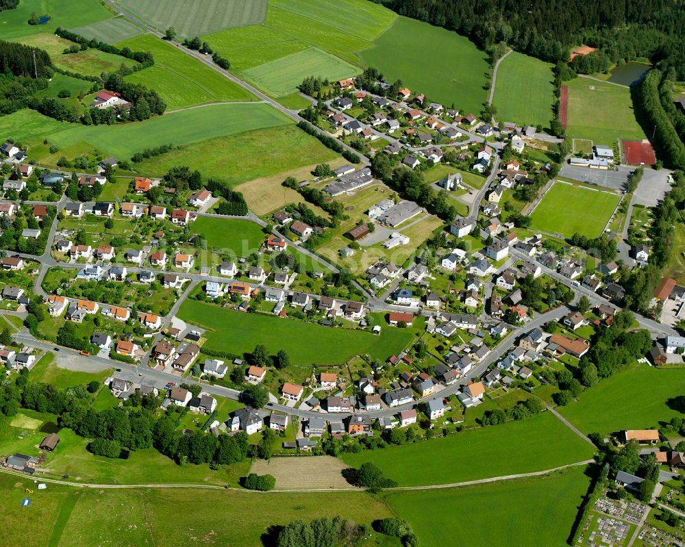 Aerial photograph Siedlung a.d.Gundlitzer-Straße - Residential areas on the edge of agricultural land in Siedlung a.d.Gundlitzer-Straße in the state Bavaria, Germany