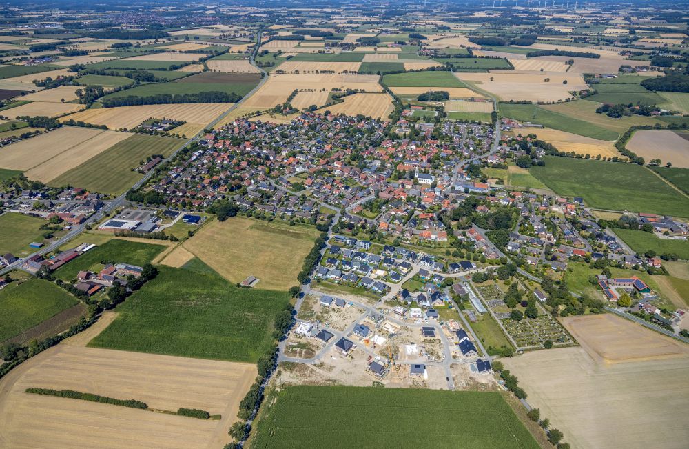Aerial photograph Walstedde - Residential areas on the edge of agricultural land in Walstedde in the state North Rhine-Westphalia, Germany