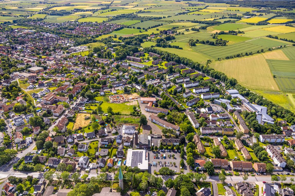 Westönnen from above - Residential areas on the edge of agricultural land in Westönnen at Ruhrgebiet in the state North Rhine-Westphalia, Germany