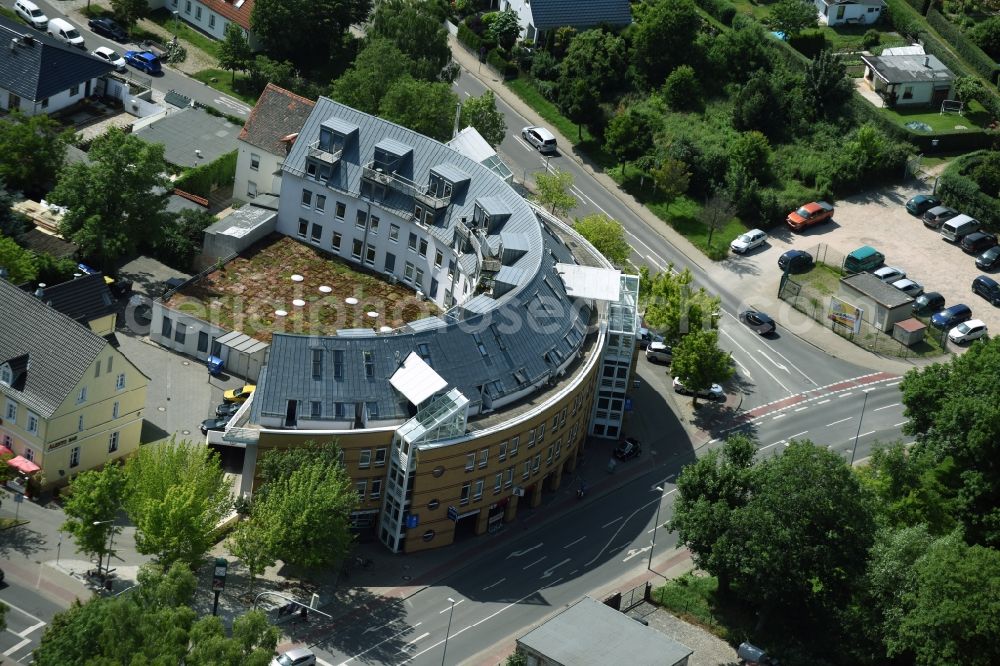 Aerial image Magdeburg - Residential a semi-circular multi-family house settlement sheet at the Halberstaedter Chaussee in the Ottersleben district, in Magdeburg in Saxony-Anhalt