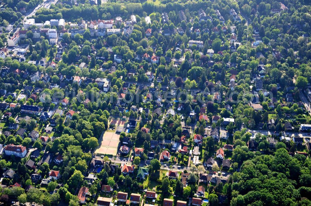 Aerial photograph Berlin Lichtenrade - Wohngebiet an der Krüger Straße, Paetschstraße, Wolziger Straße und Hohenzollernstraße in Berlin Lichtenrade. Housing area in the Lichtenrade district.