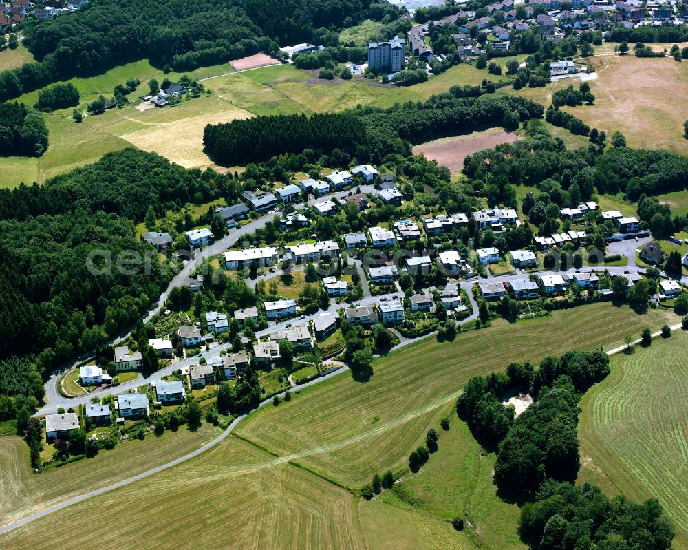 Aerial photograph Meinerzhagen - Residential area - mixed development of a multi-family housing estate and single-family housing estate on Philosophenweg in Meinerzhagen in the state North Rhine-Westphalia, Germany