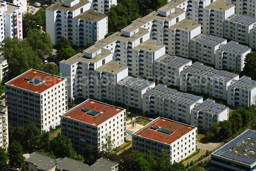 Berlin from above - Residential area of the multi-family house settlement on Feuchtwangerweg in the district Buckow in Berlin, Germany