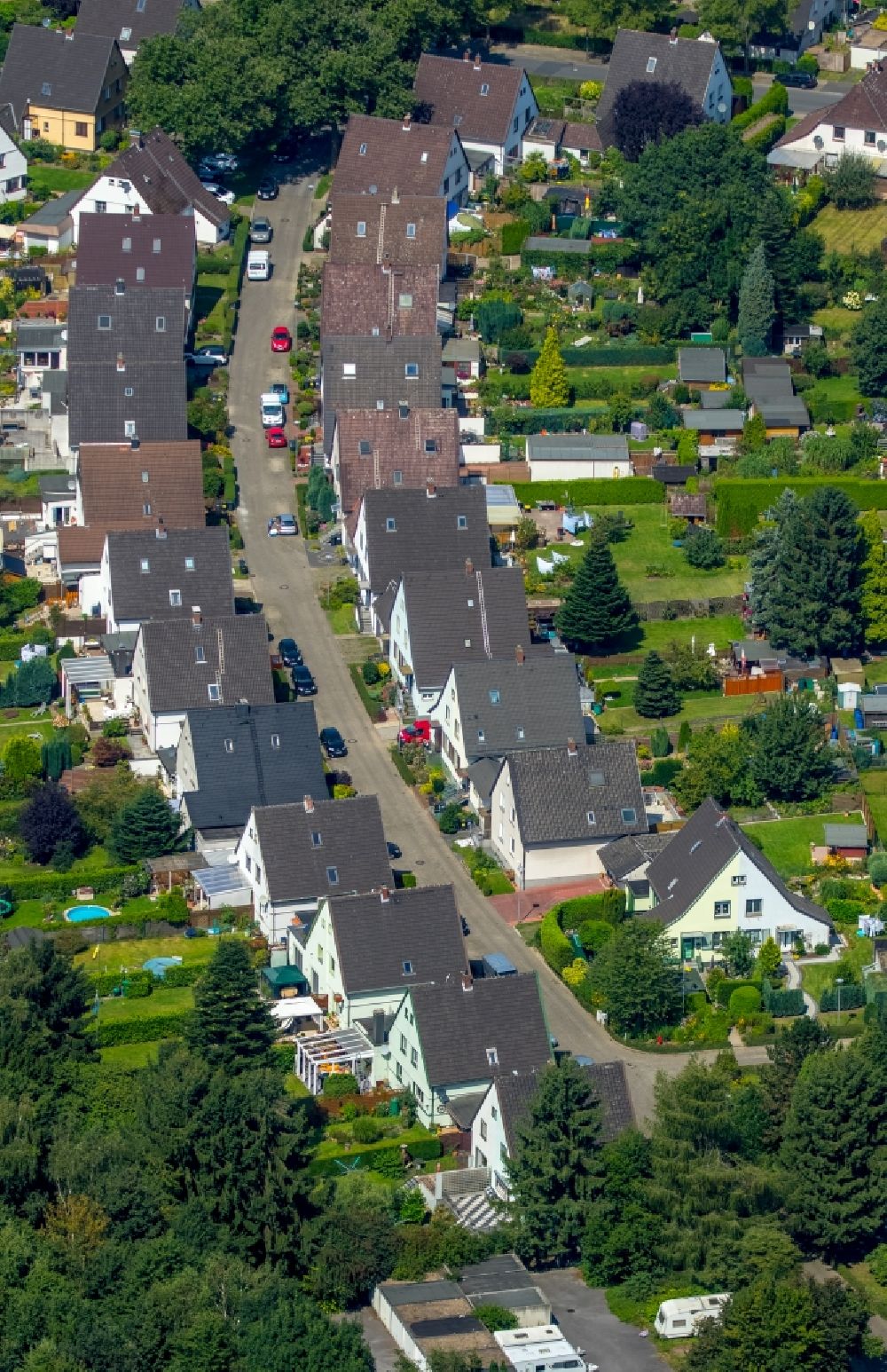 Aerial image Bochum - Multi-family houses at the Heidackerstrasse in Bochum in the state North Rhine-Westphalia