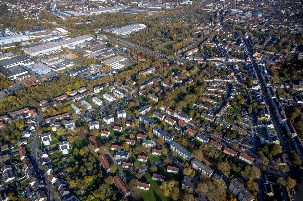 Aerial image Bochum - Residential area of the multi-family house settlement on street Kaulbachstrasse in the district Weitmar in Bochum at Ruhrgebiet in the state North Rhine-Westphalia, Germany