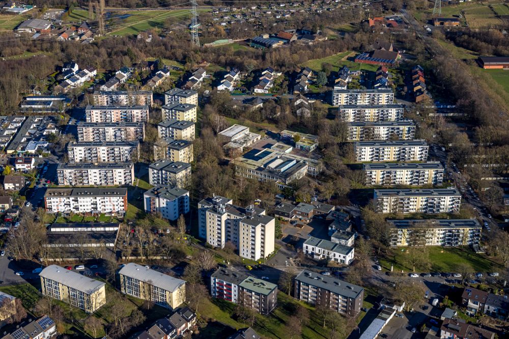 Castrop-Rauxel from above - Residential area of the multi-family house settlement on street Dresdener Strasse in the district Deininghausen in Castrop-Rauxel at Ruhrgebiet in the state North Rhine-Westphalia, Germany