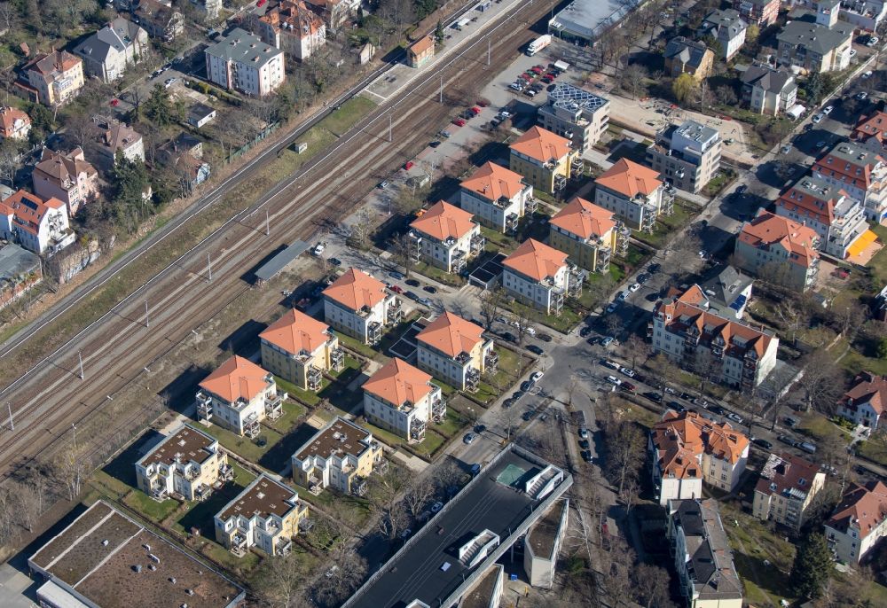 Berlin from above - Residential area of the multi-family house settlement on Curtiusstrasse im Statteil Lichterfelde-West in Berlin, Germany