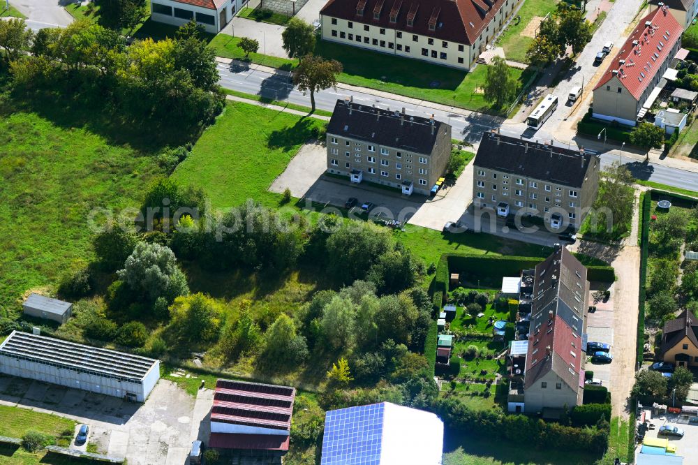 Aerial photograph Demmin - Residential area of the multi-family house settlement on street Jarmener Strasse in Demmin in the state Mecklenburg - Western Pomerania, Germany