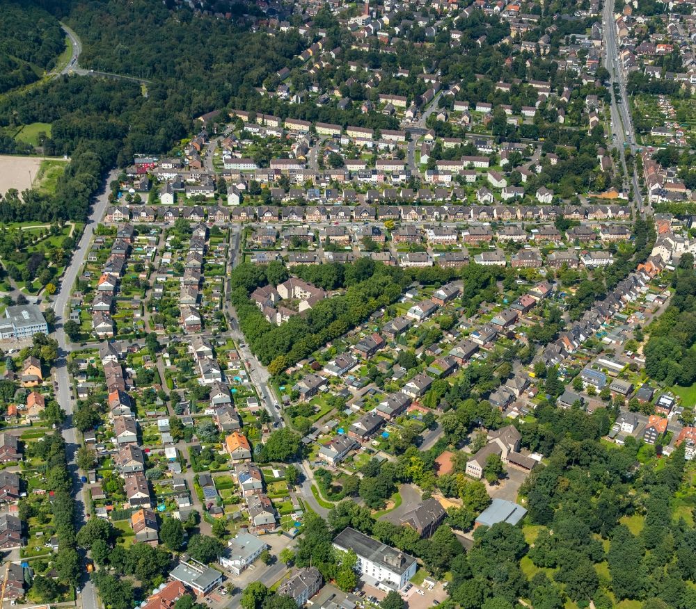 Aerial image Recklinghausen - Residential area of a multi-family house settlement Dreieckssiedlung in Recklinghausen in the state North Rhine-Westphalia