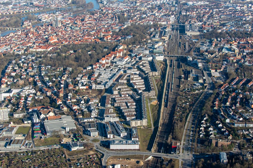 Regensburg from the bird's eye view: Residential area of a??a??a multi-family housing estate Das DOeRNBERG in the district of Westviertel in the district Westviertel in Regensburg in the state of Bavaria, Germany