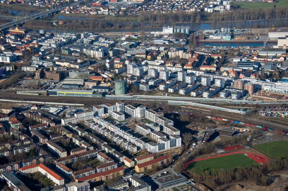 Aerial image Regensburg - Residential area of the multi-family house settlement along the Edith-Stein-Strasse - Aufeldstrasse in Regensburg in the state Bavaria, Germany