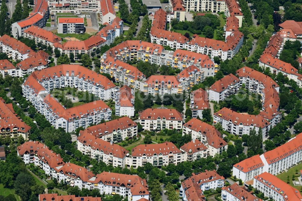 Aerial photograph Augsburg - Residential area of the multi-family house settlement along the Josef-Priller-Strasse - Professor-Messerschmitt-Strasse in Augsburg in the state Bavaria, Germany
