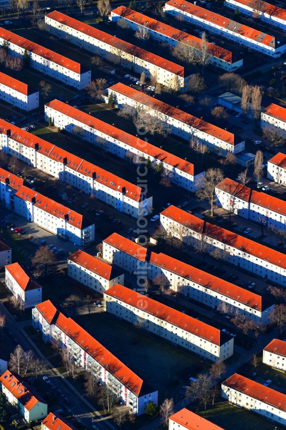 Bad Dürrenberg from above - Residential area of the multi-family house settlement along the Mozartstrasse - Beethovenstrasse in Bad Duerrenberg in the state Saxony-Anhalt, Germany