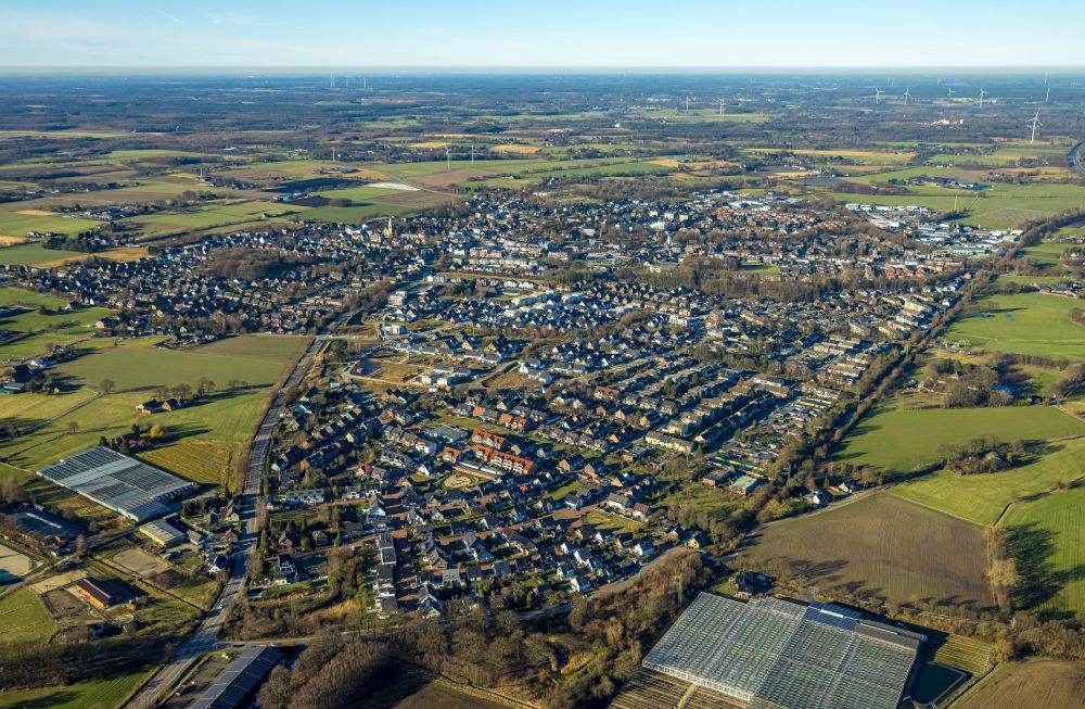 Kirchhellen from the bird's eye view: Residential area of the multi-family house settlement along the Rentforter Strasse - Tappenhof in Kirchhellen at Ruhrgebiet in the state North Rhine-Westphalia, Germany