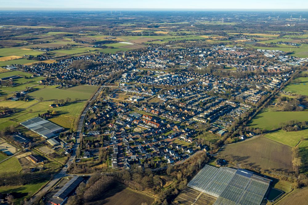 Aerial image Kirchhellen - Residential area of the multi-family house settlement along the Rentforter Strasse - Tappenhof in Kirchhellen at Ruhrgebiet in the state North Rhine-Westphalia, Germany