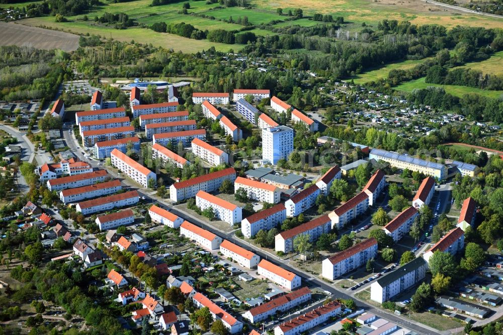 Wolfen from the bird's eye view: Residential area of the multi-family house settlement along the Reudener Strasse in Wolfen in the state Saxony-Anhalt, Germany