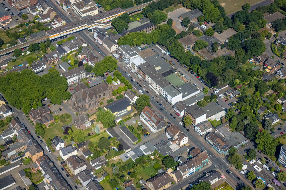 Aerial image Duisburg - Residential area of the multi-family house settlement along the Sudetenstrasse - Wedauer Strasse in Duisburg in the state North Rhine-Westphalia, Germany