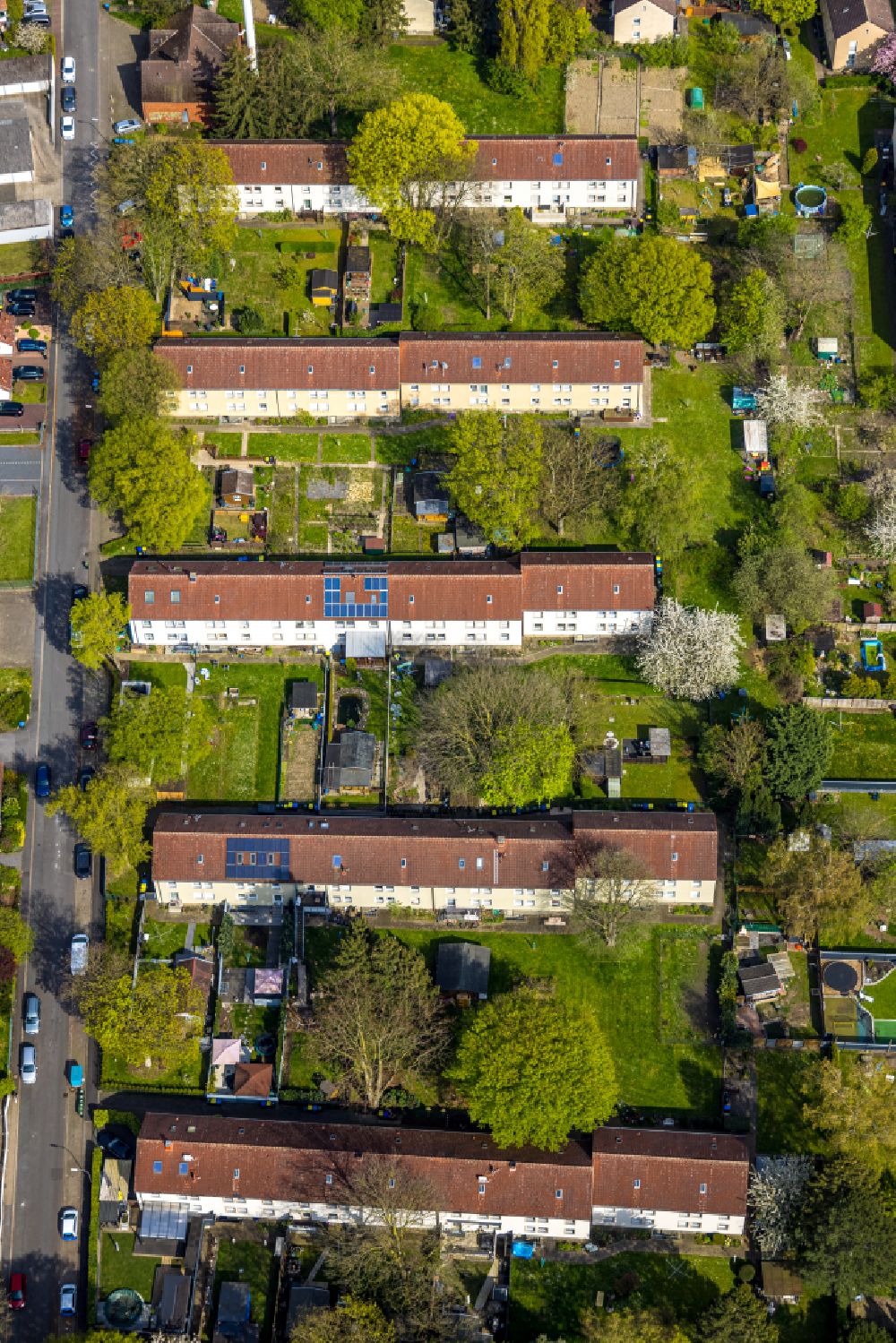 Aerial image Bönen - Residential area of the multi-family house settlement along the Woortstrasse - Rosenstrasse in Boenen in the state North Rhine-Westphalia, Germany