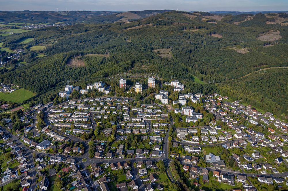 Aerial photograph Kreuztal - Residential area of the multi-family house settlement Fritz-Erler-Siedlung in Kreuztal in the state North Rhine-Westphalia