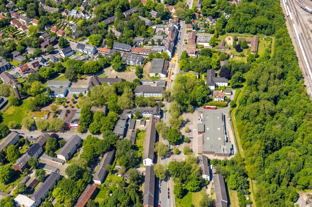 Aerial photograph Gelsenkirchen - Residential area of the multi-family house settlement on Werdener Strasse in the district Scholven in Gelsenkirchen at Ruhrgebiet in the state North Rhine-Westphalia, Germany