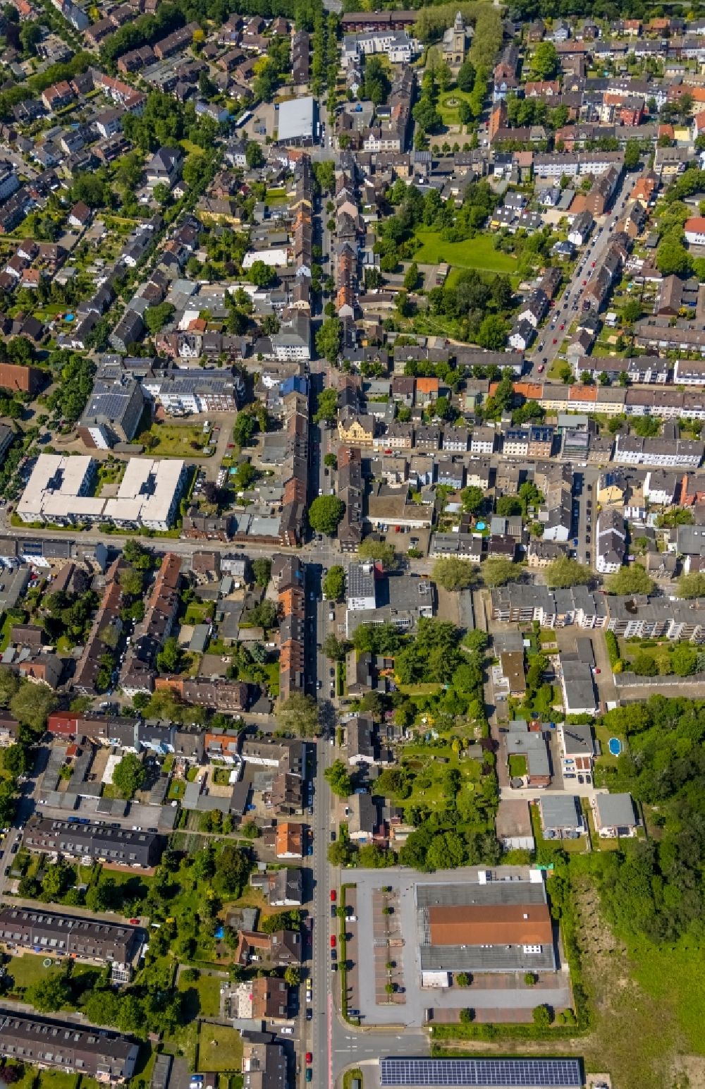 Aerial photograph Gelsenkirchen - Residential area of the multi-family house settlement on Ewaldstrasse in the district Resse in Gelsenkirchen at Ruhrgebiet in the state North Rhine-Westphalia, Germany