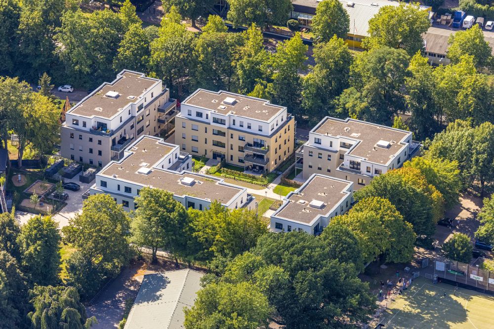Aerial photograph Gelsenkirchen - Residential area of the multi-family house settlement on street Breddestrasse in the district Buer in Gelsenkirchen at Ruhrgebiet in the state North Rhine-Westphalia, Germany