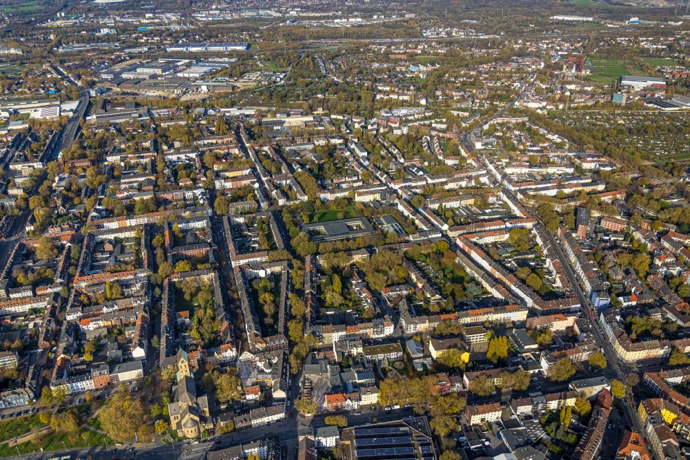 Aerial image Gelsenkirchen - Residential area of the multi-family house settlement on street Liboriusstrasse in the district Schalke in Gelsenkirchen at Ruhrgebiet in the state North Rhine-Westphalia, Germany