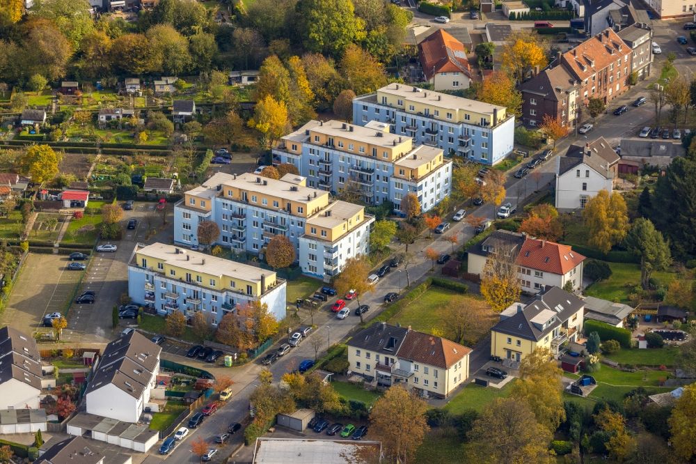 Bochum from the bird's eye view: Residential area of the multi-family house settlement on Grummer Strasse in the district Hofstede in Bochum at Ruhrgebiet in the state North Rhine-Westphalia, Germany
