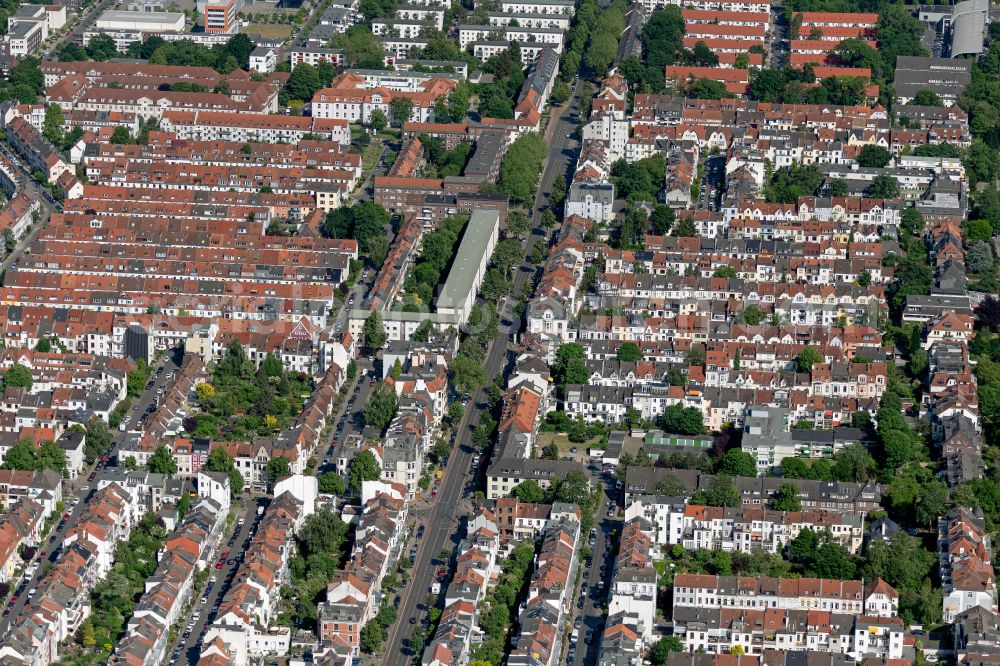 Aerial image Bremen - Residential area of a multi-family house settlement on the Hamburger Strasse in the district Peterswerder in Bremen, Germany