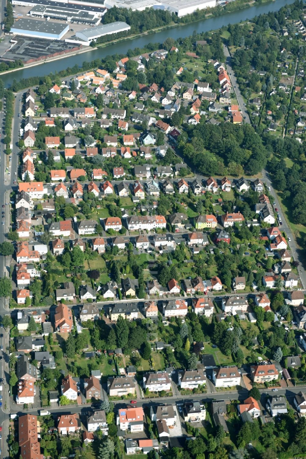 Aerial image Hannover - Residential area of a multi-family house settlement Hartungstrasse - Friedenauer Strasse in Hannover in the state Lower Saxony