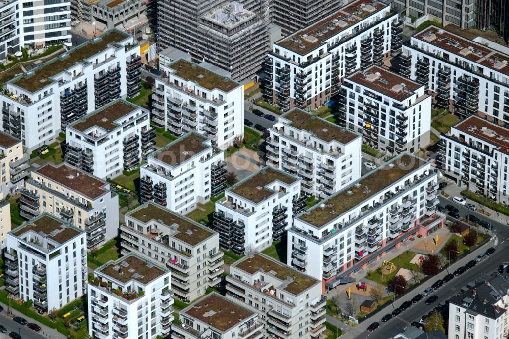 Frankfurt am Main from the bird's eye view: Residential area of the multi-family house settlement Hattersheimer Strasse - Schwalbacher Strasse in Frankfurt in the state Hesse, Germany
