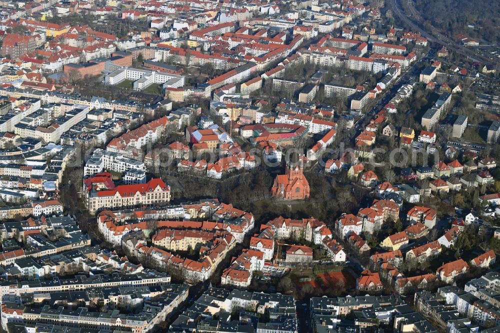 Aerial image Halle (Saale) - Residential area of the multi-family house settlement Heinrich-Zille-Strasse and Rathenauplatz in the district Paulusviertel in Halle (Saale) in the state Saxony-Anhalt, Germany