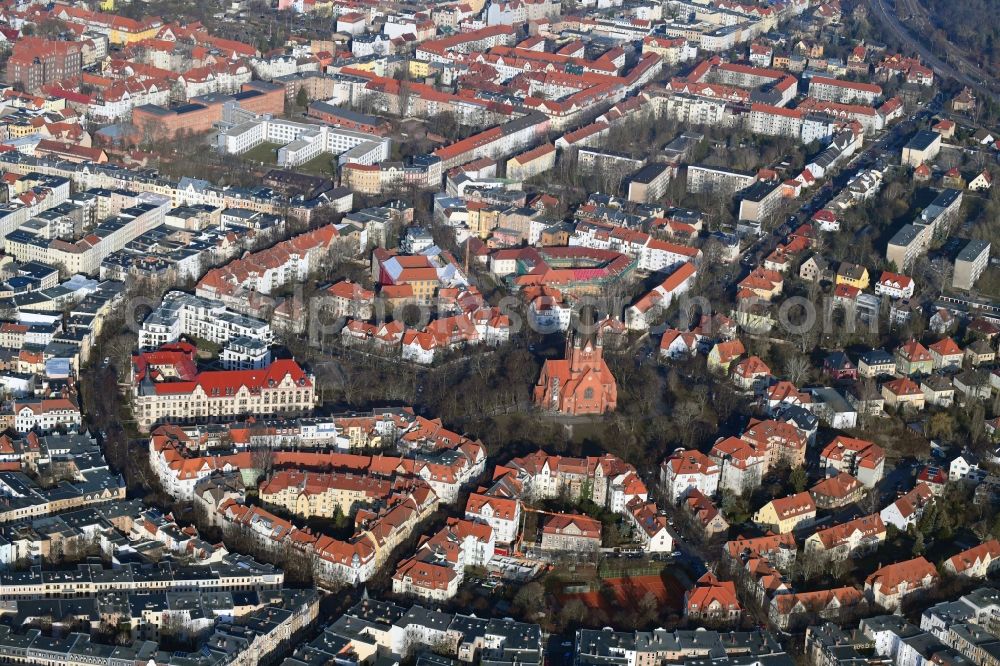 Aerial photograph Halle (Saale) - Residential area of the multi-family house settlement Heinrich-Zille-Strasse and Rathenauplatz in the district Paulusviertel in Halle (Saale) in the state Saxony-Anhalt, Germany