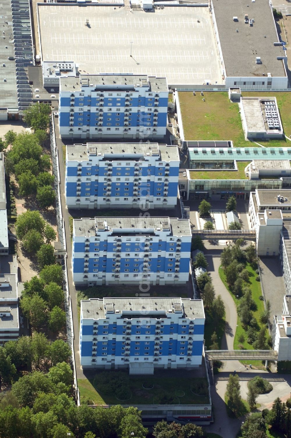 Norderstedt from above - Roof and wall structures in residential area of a multi-family house settlement on Herold Center in Norderstedt in the state Schleswig-Holstein, Germany
