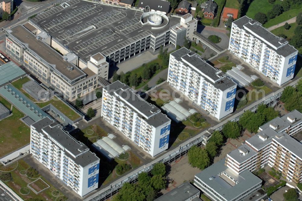 Aerial photograph Norderstedt - Roof and wall structures in residential area of a multi-family house settlement on Herold Center in Norderstedt in the state Schleswig-Holstein, Germany